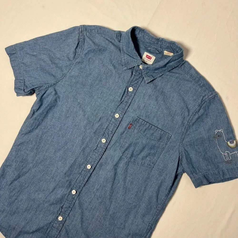Levis Mens Chambray Shirt Short Sleeve Blue Llama Skateboard Globe Small